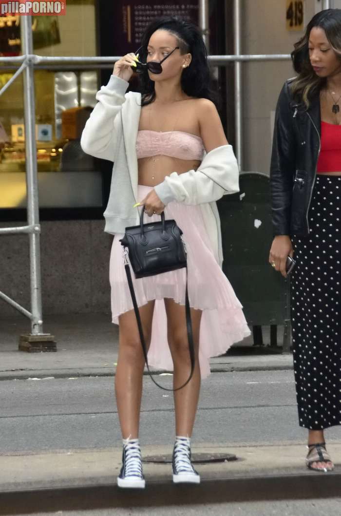 Rihanna de paseo por Nueva York - foto 1