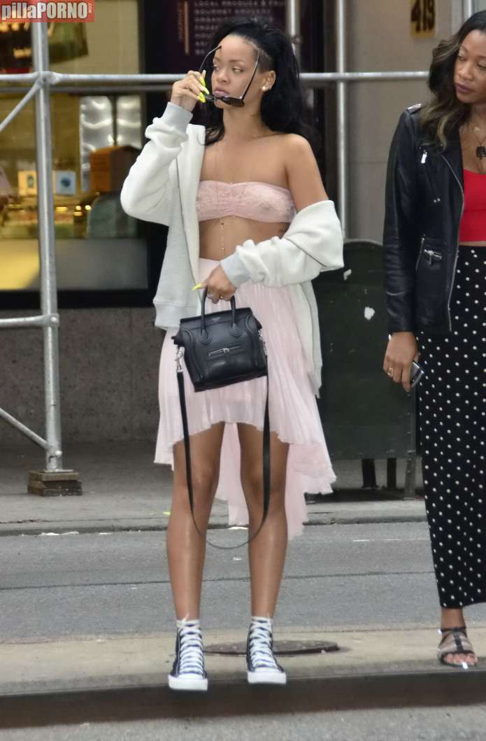 Rihanna de paseo por Nueva York - foto 2